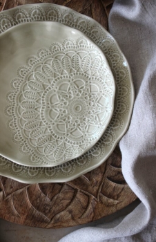 Happiness Plate Small, Saga of Maja's Cottage