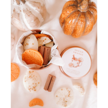 Duftwachs „Spiced Orange“ Wax Melts 100 g aus Sojawachs in roségoldener Blechdose – Würziger Herbst- & Winterduft mit Saftorange, Zimt, Nelke, Muskatnuss & Vanille