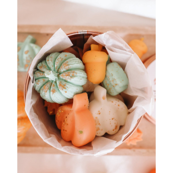 Preview: Duftwachs „Sweet Pumpkin“ Wax Melts 100 g aus Sojawachs in roségoldener Blechdose – Süßer Herbstduft mit Kürbis, Lebkuchen, Zimt, Karamell & Keks