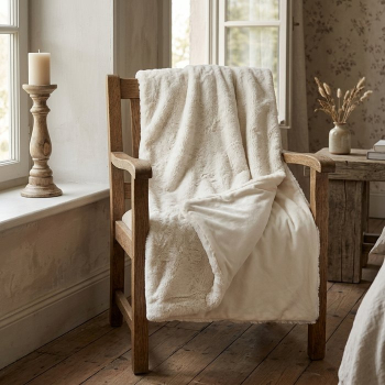 Preview: Boltze Decke „Storan“ 200x150 cm – Flauschige Kuscheldecke in Cremeweiß