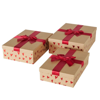 Geschenkbox „Lovelly“ mit roten Herzen & Satinband in 3 Größen