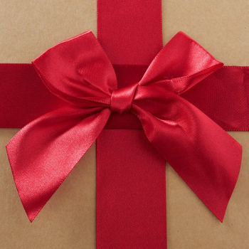 Preview: Geschenkbox „Lovelly“ mit roten Herzen & Satinband in 3 Größen