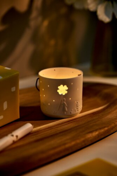 Preview: Geschenklaterne „Glückstag“ | Kleine Porzellan-Laterne mit Lichtmoment 6 × 5,5 cm