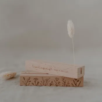 Eulenschnitt Kartenständer-Set "Frühling" – 2er Set aus Buchenholz mit Trockenblumen-Halterung