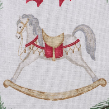Preview: Weihnachtskissen „Cavallo“ 45 x 45 cm aus Baumwolle – Weißes Dekokissen mit Schaukelpferd & Tannenkranz