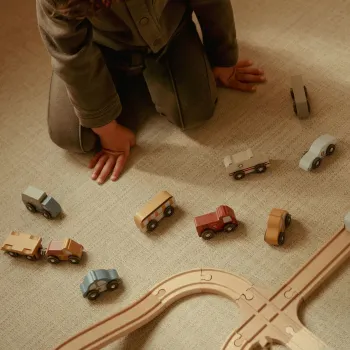 Little Dutch Holz-Fahrzeuge-Set „Einsatz- & Stadtfahrzeuge“ FSC® – Erweiterung für Eisenbahn ab 2 Jahre