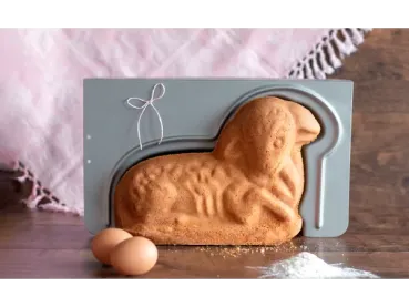 Städter 3D Easter Lamb Baking Mold – Large Motif Cake Pan for Traditional Baking (2300 ml)