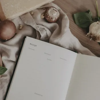 Rezeptbuch "Die wichtigste Zutat ist immer Liebe" von Eulenschnitt