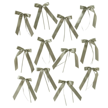 Satin-Schleifenset „Frederikke“ 12-teilig in Grün (20 cm) – Handgearbeitete Deko-Schleifen aus glänzendem Satinband zum Aufhängen für Weihnachtsbaum, Adventskranz, Kerzen & Geschenke