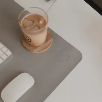 Schreibtischunterlage Herz Grau – Eulenschnitt