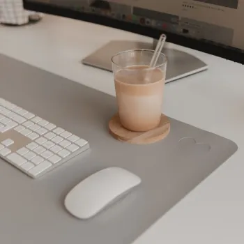 Preview: Schreibtischunterlage Herz Grau – Eulenschnitt