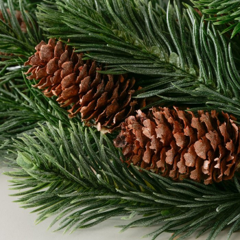 Preview: Tannenkranz „Chrylo“ mit Naturzapfen – Immergrüner Türkranz & Tischkranz (Ø 34,5 cm)