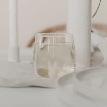 Preview: Trinkglas mit Hasenfigur von Eulenschnitt