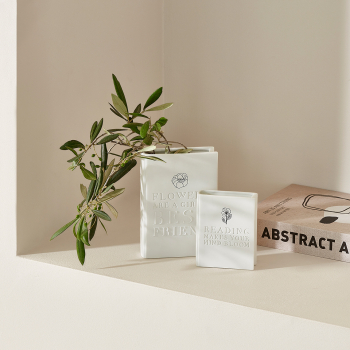 Preview: räder Nature Stories Vase "Tales" – Small Porcelain Book Vase (13 cm)