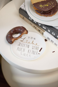 räder Small Plate "Von Liebe" – Fine Porcelain Plate with Heart Relief and Gold Accent