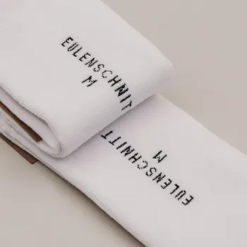 Eulenschnitt Socken Mrs. – Hochzeitsgeschenk