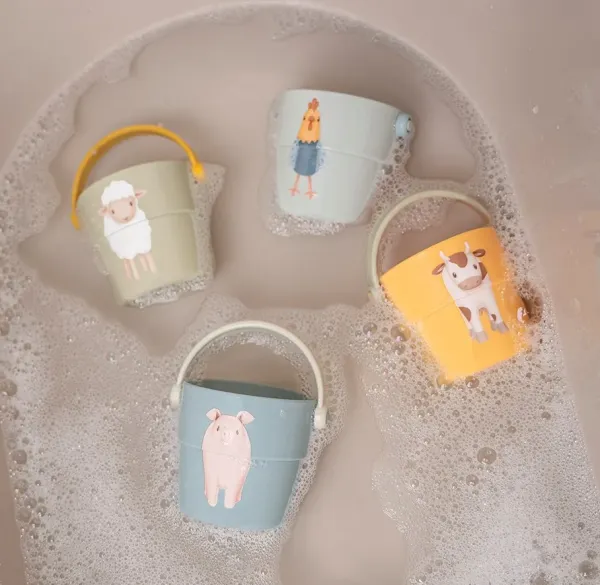Little Dutch Stapelbecher 4er-Set „Little Farm“ – Badespielzeug mit Wasserauslauf ab 12 Monate