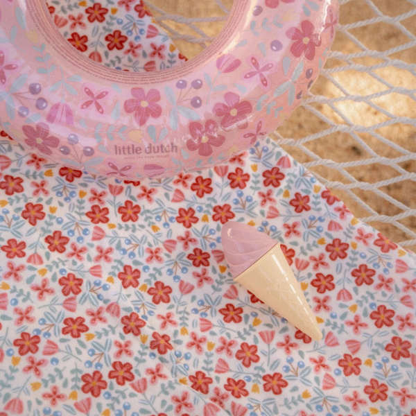 Children's beach towel "Sunny Flowers"