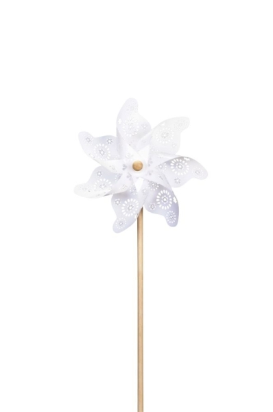Wind turbine white