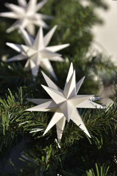 Star Necklace 18 Tickers White, 3 Different Sizes