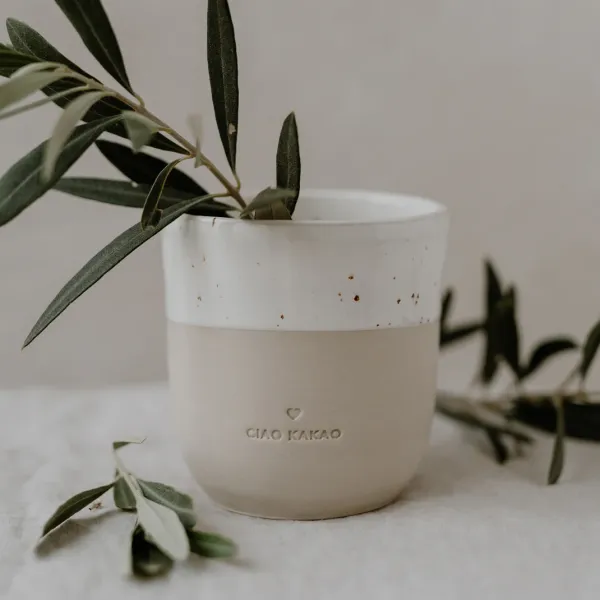 Eulenschnitt Becher Ciao Kakao – Handgefertigte Steingut-Tasse mit Blindprägung (320 ml)