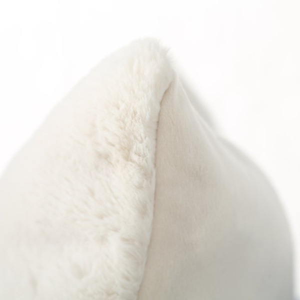 Boltze Kissen „Storan“ 45x45 cm – Flauschiges Dekokissen in Cremeweiß
