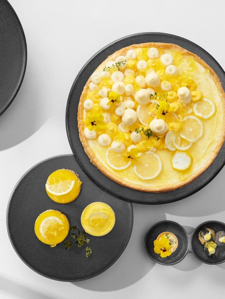 Cake plate, black by ASA