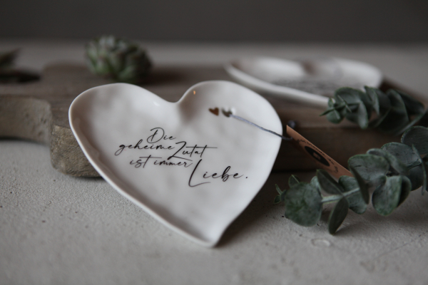 LITTLE HEART PLATE
