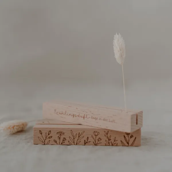 Eulenschnitt Kartenständer-Set "Frühling" – 2er Set aus Buchenholz mit Trockenblumen-Halterung