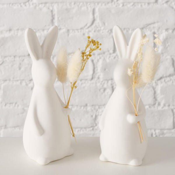 Osterhase "Josepha" mit Trockenblumen