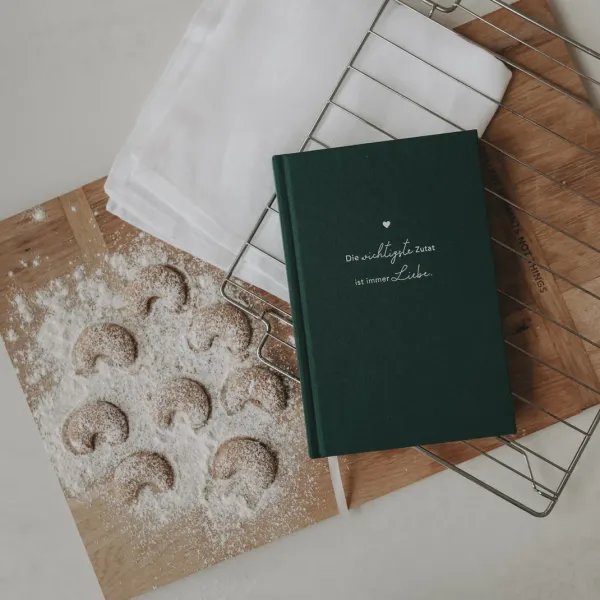 Rezeptbuch "Die wichtigste Zutat ist immer Liebe" von Eulenschnitt