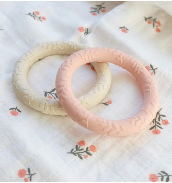 Teether in a set of 2