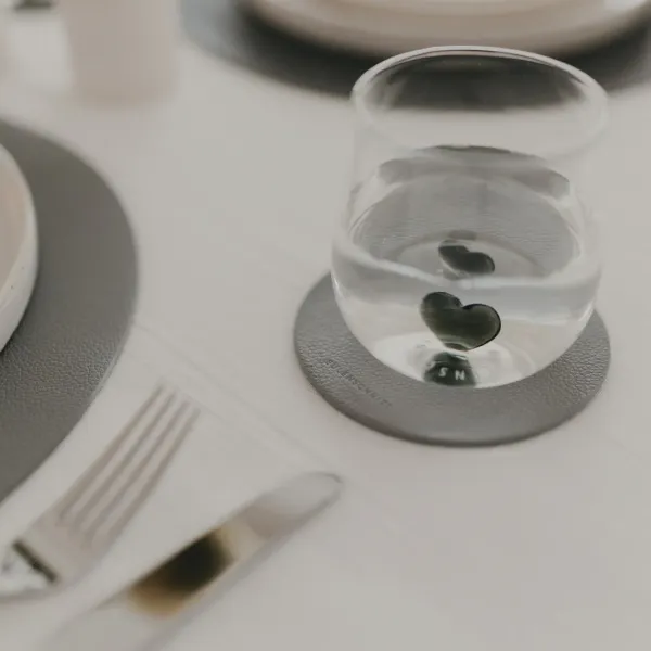 Wendbare Untersetzer „Rundum glücklich“ – Grau (2er Set)