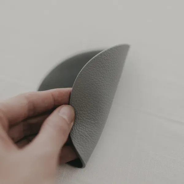 Wendbare Untersetzer „Rundum glücklich“ – Grau (2er Set)