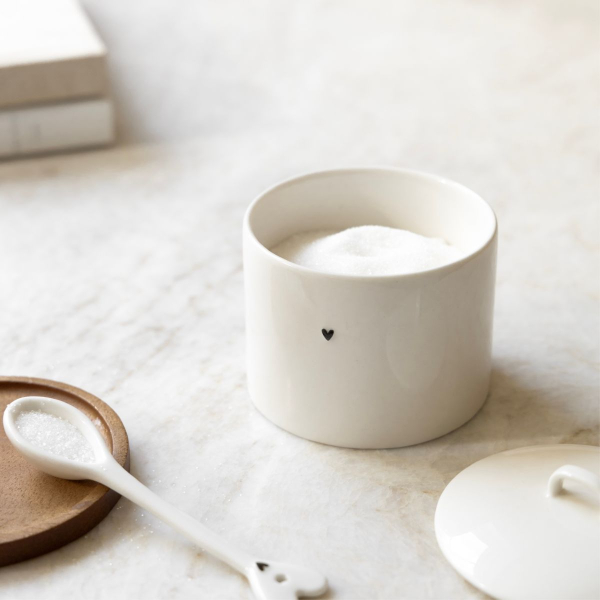 Bastion Collections Zuckerdose „Heart in Black“ – Weiße Porzellan-Zuckerdose mit schwarzem Herz & Deckel
