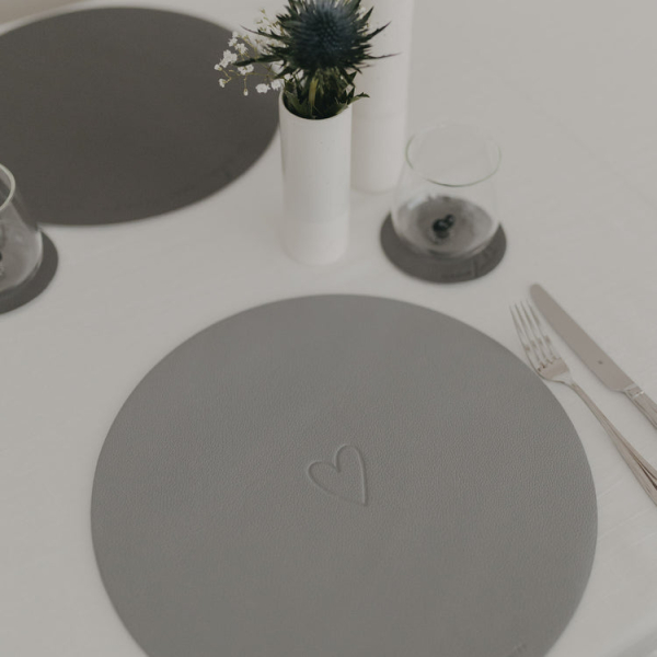 Round reversible Placemat grey "Heart"