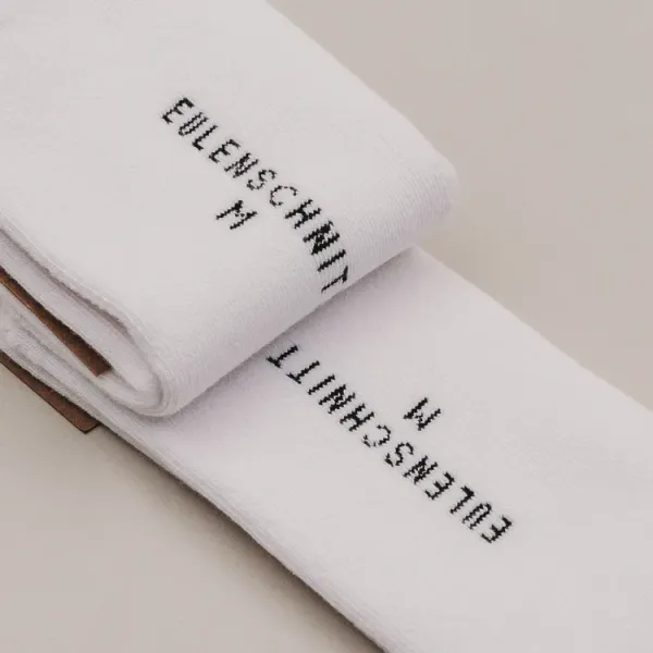 Eulenschnitt Socken Mrs. – Hochzeitsgeschenk